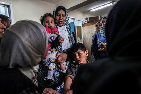 Gaza: il WFP costretto a sospendere le distribuzioni di cibo nel nord mentre un rapporto mette in guardia circa il peggioramento della crisi