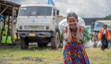 Foto: WFP/Benjamin Anguandia. Consegne di assistenza alimentare d'emergenza del WFP alle famiglie sfollate a Goma, nella Repubblica Democratica del Congo.